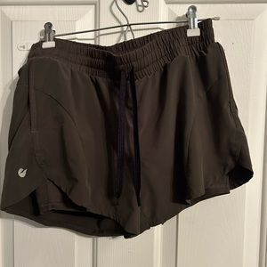 Avia athletic shorts camo size small